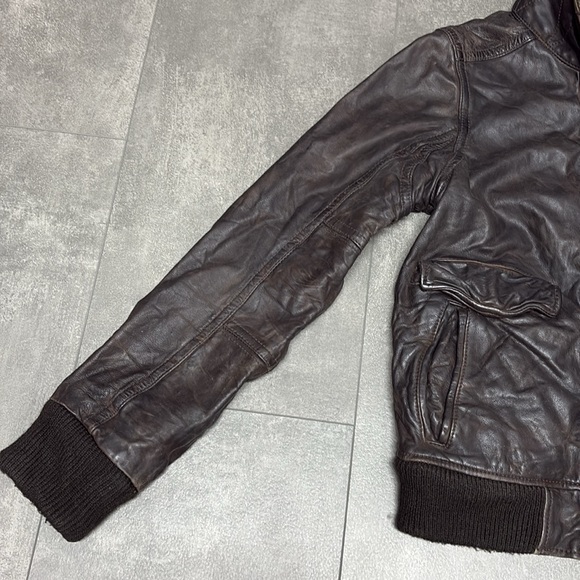 Authentic Hollister Palm Canyon Distressed Leather Jacket. - Picture 14 of 16